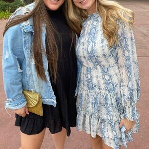 White and blue long sleeve snakeskin dress